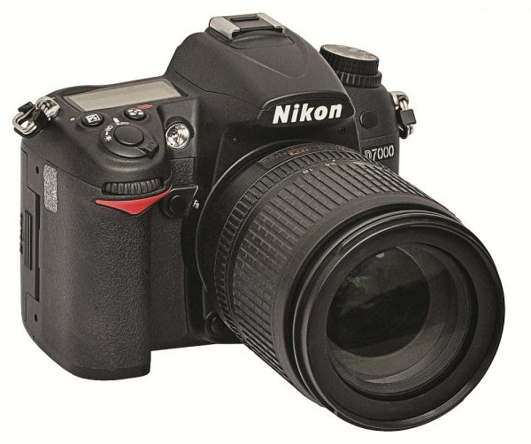 Цифровой зеркальный фотоаппарат Nikon D7000  — отзывы