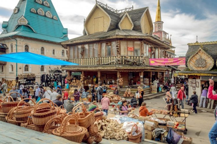 Блошиный рынок в Измайлово (Москва)